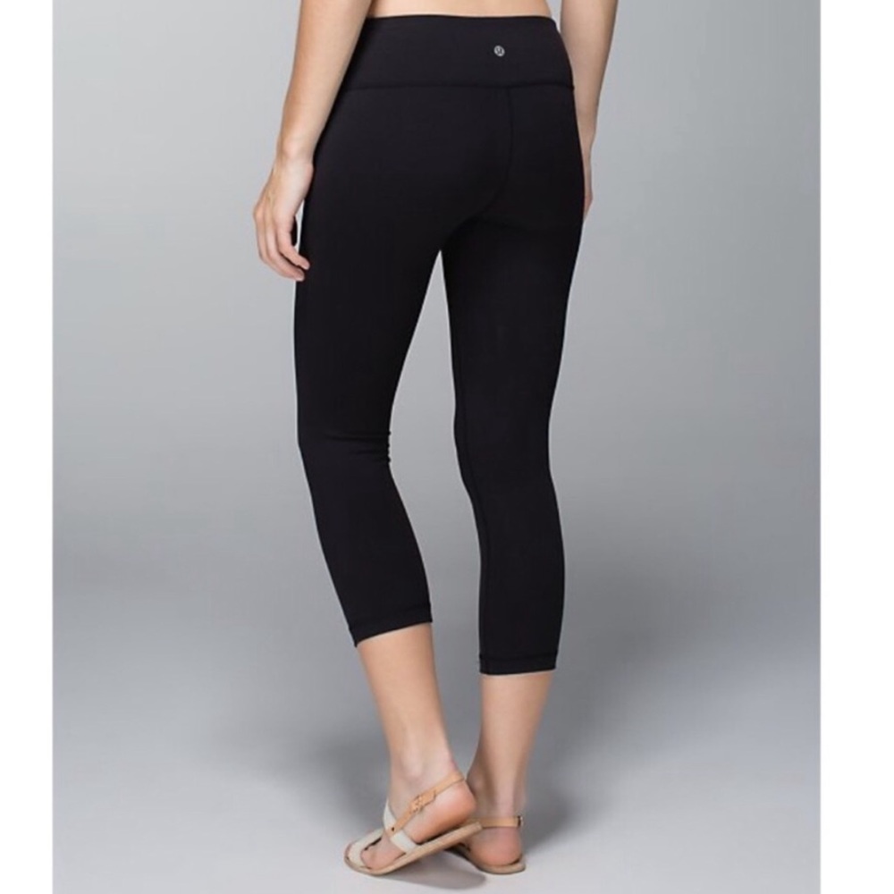 Lululemon - Cropped Leggings